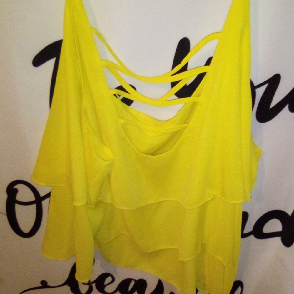 Hype + 3X yellow crop top - Picture 2 of 5